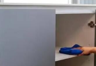 在室內(nèi)進行保潔的時候，要注意什么？