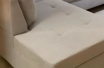 清潔布藝沙發(fā)這種家具的時(shí)候，要注意什么呢？