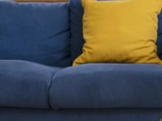 在對(duì)家具進(jìn)行清潔的時(shí)候，要注意什么呢？